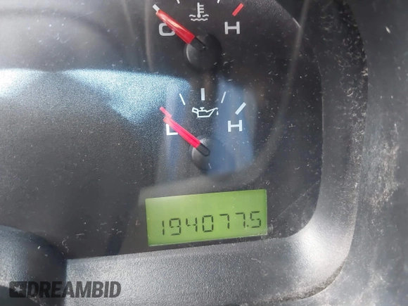 2007 Ford F-150 STX with VIN 1FTRX12W57KC96173, listed as a IAAI auction lot 41865755 with 194,077 mi miles and . Bid and sale history available at DreamBid. Image 7.