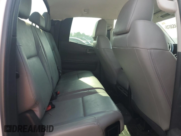 2016 Toyota Tundra SR z VIN 5TFRM5F15GX104090, wystawiony jako Copart lot #55453575 z przebiegiem 105 821 mil mil oraz Szkoda całkowita • Salvage title. Historia ofert i sprzedaży dostępna na DreamBid. Obrazek 10.