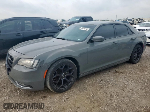 2019 Chrysler 300 S z VIN 2C3CCABG3KH516666, wystawiony jako Copart lot #56636845 z przebiegiem 150 570 mil mil oraz Szkoda całkowita • Salvage title. Historia ofert i sprzedaży dostępna na DreamBid. Obrazek 1.