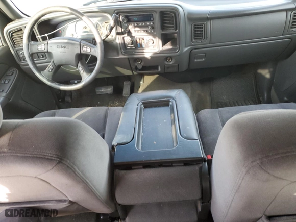 2005 GMC New Sierra 1500 SLE with VIN 1GTEC19V45Z147507, listed as a Copart auction lot 45663545 with 134,035 mi miles and Salvage Title. Bid and sale history available at carsss.com. Image 8.