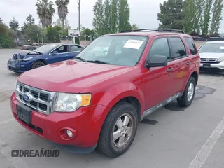 2011 Ford Escape XLT с VIN 1FMCU9D73BKC07742, выставлен на аукционе IAAI как лот 42101527 с пробегом 176 073 миль миль и . История ставок и продаж доступна на DreamBid. Изображение 6.