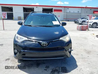 2018 Toyota RAV4 XLE z VIN 2T3RFREV4JW753672, wystawiony jako IAAI lot #42239541 z przebiegiem 83 404 mil mil oraz . Historia ofert i sprzedaży dostępna na DreamBid. Obrazek 12.
