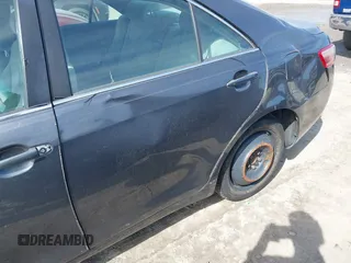 2007 Toyota Camry CE z VIN 4T1BE46K07U102536, wystawiony jako IAAI lot #41629462 z przebiegiem 149 768 mil mil oraz . Historia ofert i sprzedaży dostępna na DreamBid. Obrazek 6.