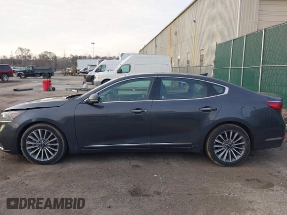 2017 Kia Cadenza Premium with VIN KNALC4J13H5063401, listed as a IAAI auction lot 41814956 with 90,288 mi miles. Bid and sale history available at carsss.com. Image 14.