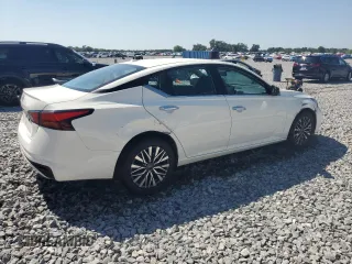 2025 Nissan Altima SV with VIN 1N4BL4DV2SN347595, listed as a Copart auction lot 53655085 with 6,900 mi miles and Clean Title. Bid and sale history available at carsss.com. Image 3.
