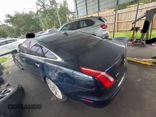 2013 Jaguar XJ z VIN SAJWA1C73D8V44829, wystawiony jako Copart lot #59194045 z przebiegiem 87 083 mil mil oraz Czysty tytuł • Clean title. Historia ofert i sprzedaży dostępna na DreamBid. Obrazek 3.