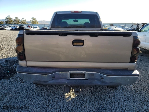 2003 Chevrolet Silverado 1500HD LS with VIN 1GCGK13U43F226914, listed as a Copart auction lot 88560835 with 299,803 mi miles and Salvage Title. Bid and sale history available at carsss.com. Image 6.