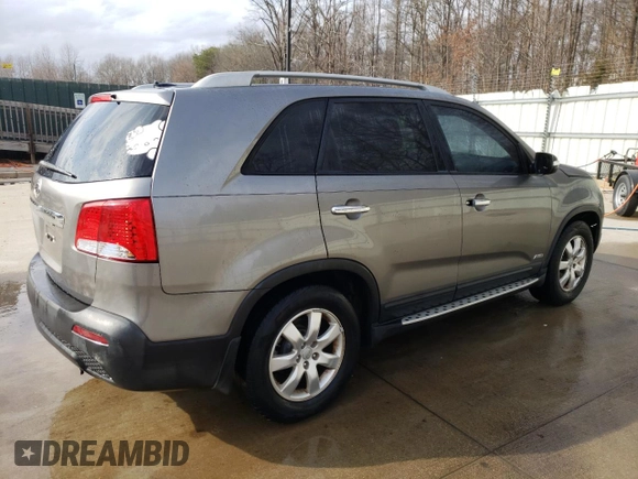 2012 Kia Sorento LX with VIN 5XYKTDA28CG285164, listed as a Copart auction lot 47848685 with 118,137 mi miles and Clean Title. Bid and sale history available at carsss.com. Image 3.