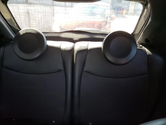 2015 FIAT 500e with VIN 3C3CFFGE2FT638301, listed as a Copart auction lot 70142434 with 90,413 mi miles and Clean Title. Bid and sale history available at carsss.com. Image 10.