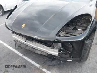 2022 Porsche Macan z VIN WP1AA2A59NLB06264, wystawiony jako IAAI lot #41498822 z przebiegiem 15 701 mil mil oraz . Historia ofert i sprzedaży dostępna na DreamBid. Obrazek 6.