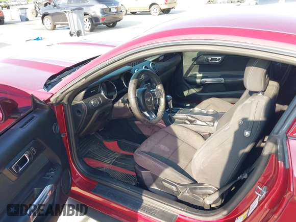 2017 Ford Mustang V6 z VIN 1FA6P8AMXH5226346, wystawiony jako IAAI lot #42400457 z przebiegiem 147 953 mil mil oraz . Historia ofert i sprzedaży dostępna na DreamBid. Obrazek 5.
