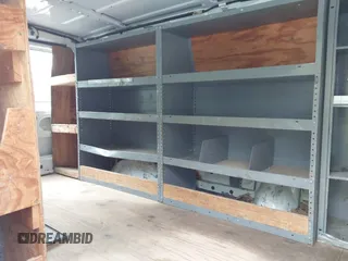 2008 Ford Econoline Cargo Commercial z VIN 1FTNE24W08DB01917, wystawiony jako IAAI lot #42326330 z przebiegiem 140 956 mil mil oraz . Historia ofert i sprzedaży dostępna na DreamBid. Obrazek 8.