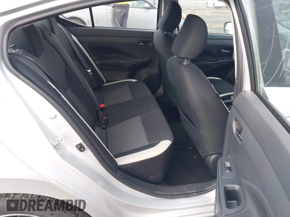 2022 Nissan Versa SV z VIN 3N1CN8EV4NL848302, wystawiony jako IAAI lot #41364363 z przebiegiem 18 556 mil mil oraz . Historia ofert i sprzedaży dostępna na DreamBid. Obrazek 8.