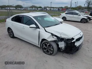 2020 Kia Forte LXS with VIN 3KPF24AD0LE226080, listed as a IAAI auction lot 41624285 with 10,122 mi miles. Bid and sale history available at carsss.com. Image 1.