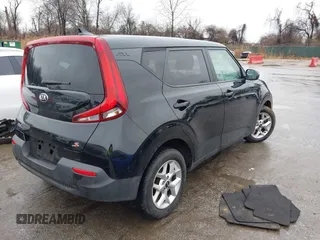 2020 Kia Soul S with VIN KNDJ23AU6L7121354, listed as a IAAI auction lot 41522878 with 79,136 mi miles. Bid and sale history available at carsss.com. Image 4.