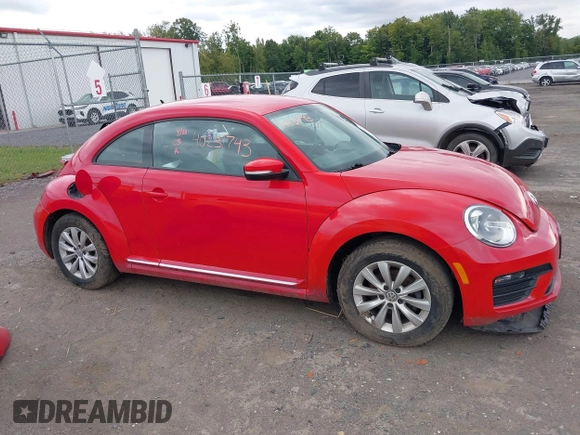 2019 Volkswagen Beetle S с VIN 3VWFD7AT0KM720833, выставлен на аукционе IAAI как лот 40231743 с пробегом 38 227 миль миль и . История ставок и продаж доступна на DreamBid. Изображение 13.