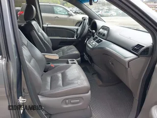2010 Honda Odyssey EX-L with VIN 5FNRL3H68AB039883, listed as a IAAI auction lot 42000686 with 231,642 mi miles. Bid and sale history available at carsss.com. Image 5.