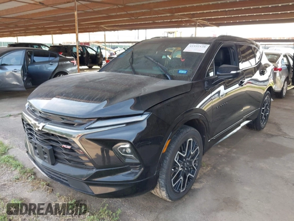 2023 Chevrolet Blazer RS z VIN 3GNKBERS8PS136262, wystawiony jako IAAI lot #41932128 z przebiegiem 53 443 mil mil oraz . Historia ofert i sprzedaży dostępna na DreamBid. Obrazek 2.