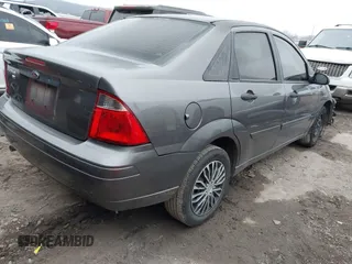 2007 Ford Focus S with VIN 1FAFP34NX7W158498, listed as a IAAI auction lot 41241970 with 119,933 mi miles and . Bid and sale history available at carsss.com. Image 4.