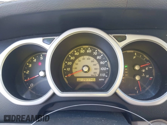 2004 Toyota 4Runner SR5 z VIN JTEZU14R340023736, wystawiony jako IAAI lot #41485076 z przebiegiem 287 745 mil mil oraz . Historia ofert i sprzedaży dostępna na DreamBid. Obrazek 7.