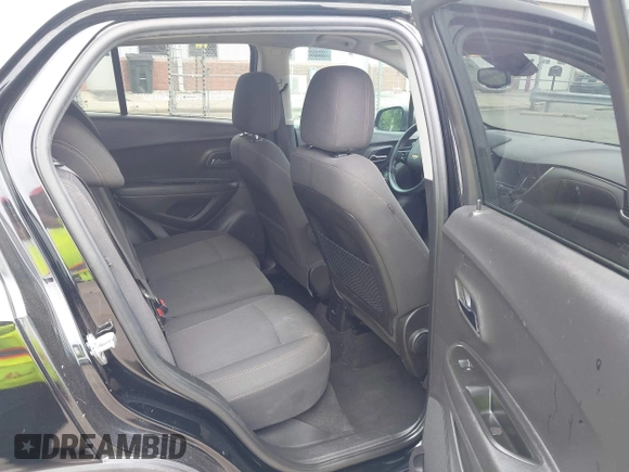 2020 Chevrolet Trax LT with VIN 3GNCJLSB8LL333975, listed as a IAAI auction lot 42115750 with 114,436 mi miles. Bid and sale history available at carsss.com. Image 8.
