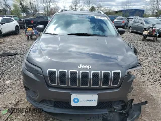 2019 Jeep Cherokee Latitude Plus z VIN 1C4PJMLXXKD398874, wystawiony jako Copart lot #53230615 z przebiegiem 81 386 mil mil oraz Szkoda całkowita • Salvage title. Historia ofert i sprzedaży dostępna na DreamBid. Obrazek 5.