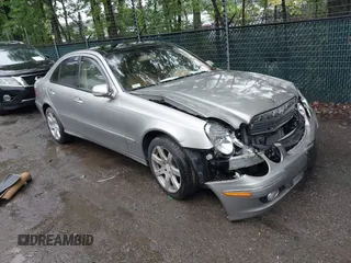 2008 Mercedes-Benz E 350 Luxury z VIN WDBUF87X38B257041, wystawiony jako IAAI lot #42337557 z przebiegiem 64 608 mil mil oraz . Historia ofert i sprzedaży dostępna na DreamBid. Obrazek 1.