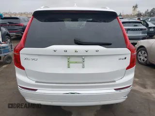 2024 Volvo XC90 Plus Bright Theme with VIN YV4062PE6R1226477, listed as a IAAI auction lot 41882985 with 15,057 mi miles and . Bid and sale history available at DreamBid. Image 17.