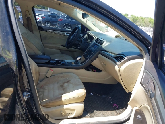 2015 Ford Fusion SE with VIN 3FA6P0H71FR258615, listed as a IAAI auction lot 41994439 with 185,410 mi miles and . Bid and sale history available at carsss.com. Image 5.