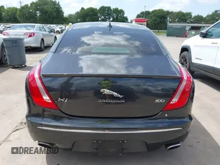 2015 Jaguar XJ с VIN SAJWA3HT3FMV86221, выставлен на аукционе IAAI как лот 42628203 с пробегом 125 951 миль миль и . История ставок и продаж доступна на DreamBid. Изображение 16.