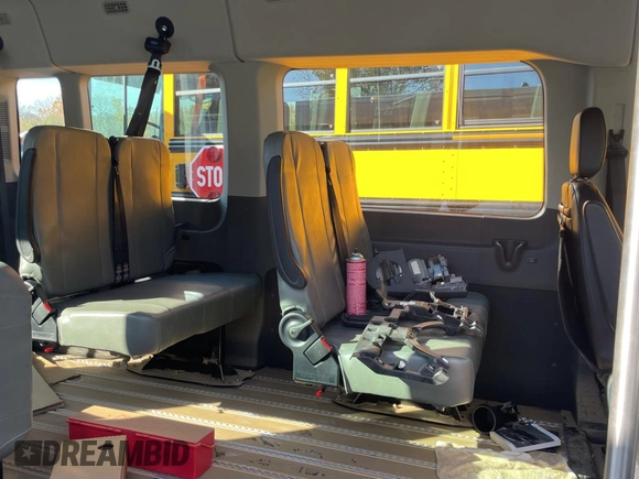 2023 Ford Transit Passenger XL with VIN 1FBAX2C83PKB01131, listed as a Copart auction lot 81578144 with 250 mi miles and Clean Title. Bid and sale history available at DreamBid. Image 6.