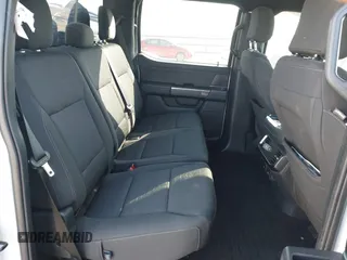2022 Ford F-150 XL z VIN 1FTEW1EP6NKD68369, wystawiony jako IAAI lot #41985108 z przebiegiem 58 464 mil mil oraz . Historia ofert i sprzedaży dostępna na DreamBid. Obrazek 8.