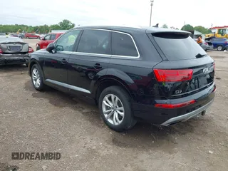 2019 Audi Q7 Premium Plus z VIN WA1LAAF72KD006893, wystawiony jako IAAI lot #42336243 z przebiegiem 61 330 mil mil oraz . Historia ofert i sprzedaży dostępna na DreamBid. Obrazek 3.