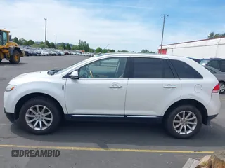 2012 Lincoln MKX z VIN 2LMDJ8JKXCBL01858, wystawiony jako IAAI lot #42221692 z przebiegiem 89 470 mil mil oraz . Historia ofert i sprzedaży dostępna na DreamBid. Obrazek 14.