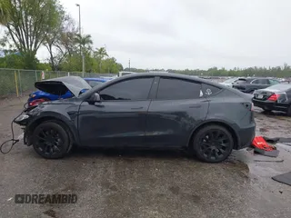 2024 Tesla Model Y с VIN 7SAYGDED5RF046877, выставлен на аукционе IAAI как лот 42237815 с пробегом 45 883 миль миль и . История ставок и продаж доступна на DreamBid. Изображение 14.