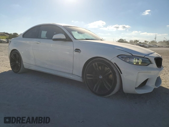 2017 BMW M2 z VIN WBS1H9C57HV786427, wystawiony jako Copart lot #82817364 z przebiegiem 57 991 mil mil oraz Czysty tytuł • Clean title. Historia ofert i sprzedaży dostępna na DreamBid. Obrazek 4.