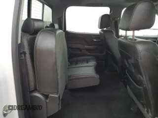 2018 GMC Sierra 3500HD Denali z VIN 1GT42YEY2JF254218, wystawiony jako Copart lot #85935094 z przebiegiem 157 907 mil mil oraz Szkody całkowita. Historia ofert i sprzedaży dostępna na DreamBid. Obrazek 11.