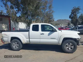 2005 Toyota Tacoma PreRunner z VIN 5TETU62N25Z062181, wystawiony jako IAAI lot #41837178 z przebiegiem 236 480 mil mil oraz . Historia ofert i sprzedaży dostępna na DreamBid. Obrazek 14.
