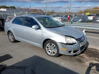 2007 Volkswagen Jetta Wolfsburg Edition с VIN 3VWEF71K47M188572, выставлен на аукционе IAAI как лот 40990460 с пробегом 137 884 миль миль и . История ставок и продаж доступна на DreamBid. Изображение 1.