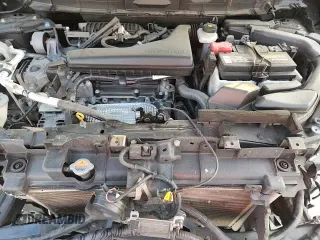 2019 Nissan Rogue SL z VIN 5N1AT2MT5KC773605, wystawiony jako Copart lot #84050025 z przebiegiem 113 109 mil mil oraz Szkoda całkowita • Salvage title. Historia ofert i sprzedaży dostępna na DreamBid. Obrazek 13.