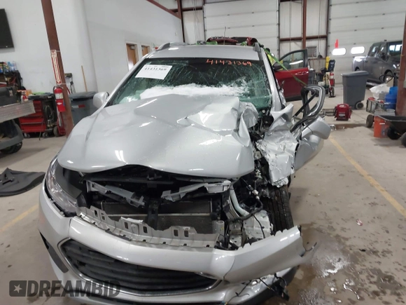 2019 Chevrolet Trax LT with VIN 3GNCJPSB8KL294102, listed as a IAAI auction lot 41431369 with Not Provided miles. Bid and sale history available at carsss.com. Image 12.