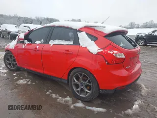 2014 Ford Focus SE z VIN 1FADP3K27EL253180, wystawiony jako IAAI lot #41613281 z przebiegiem 145 620 mil mil oraz . Historia ofert i sprzedaży dostępna na DreamBid. Obrazek 3.