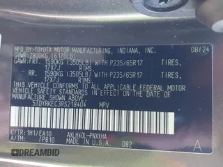 2024 Toyota Sienna XLE with VIN 5TDYRKEC3RS218404, listed as a IAAI auction lot 41837804 with 7,795 mi miles. Bid and sale history available at carsss.com. Image 9.