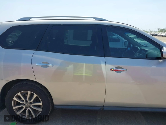 2015 Nissan Pathfinder SL with VIN 5N1AR2MN4FC698515, listed as a IAAI auction lot 41853681 with 179,260 mi miles and . Bid and sale history available at DreamBid. Image 13.