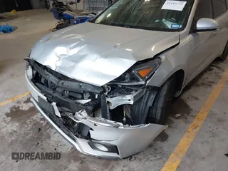 2017 Kia Cadenza Premium z VIN KNALC4J12H5089486, wystawiony jako IAAI lot #41437774 z przebiegiem 91 024 mil mil oraz . Historia ofert i sprzedaży dostępna na DreamBid. Obrazek 6.