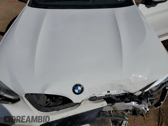 2020 BMW X4 M Competition z VIN 5YMUJ0C09L9B90367, wystawiony jako Copart lot #46588424 z przebiegiem Nie podano mil oraz Szkoda całkowita • Salvage title. Historia ofert i sprzedaży dostępna na DreamBid. Obrazek 11.