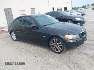 2006 BMW 3 Series 325i with VIN WBAVB13536KX66991, listed as a IAAI auction lot 42071709 with 163,584 mi miles and . Bid and sale history available at carsss.com. Image 1.