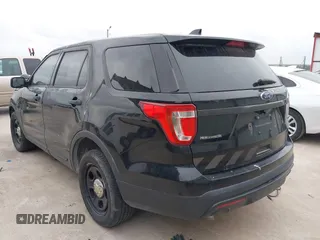 2016 Ford Utility Police Interceptor with VIN 1FM5K8AR9GGB44638, listed as a IAAI auction lot 42020602 with 136,518 mi miles. Bid and sale history available at carsss.com. Image 3.