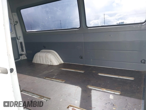 2005 Dodge Sprinter with VIN WD0PD644355798997, listed as a IAAI auction lot 41763328 with 227,692 mi miles and . Bid and sale history available at DreamBid. Image 8.