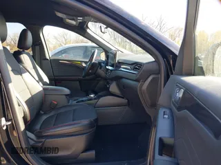2024 Ford Escape ST-Line with VIN 1FMCU0MZ9RUA20923, listed as a IAAI auction lot 40926247 with 3,693 mi miles and . Bid and sale history available at DreamBid. Image 5.